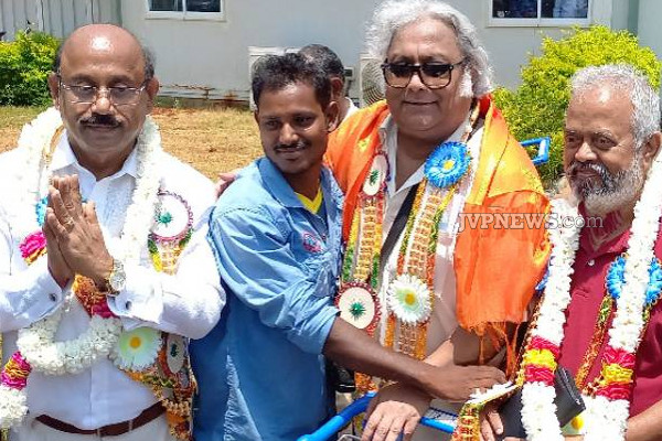 யாழில் ஊடகவியலாளர் எழுப்பிய கேள்வி: புன்னகையுடன் பதிலளித்த சிவாஜி மகன் | Bharatiya Janata Party Shivaji Son Replied Jaffna