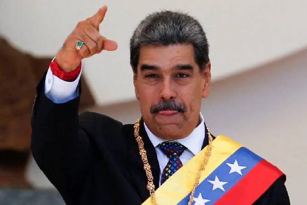 வெனிசுலா ஜனாதிபதி குடும்பத்திற்கு தடை விதித்தது அமெரிக்கா; அதிகரிக்கும் போர் பதற்றம் | Us Sanctions Venezuelan President S Family வெனிசுலா ஜனாதிபதி குடும்பத்திற்கு தடை விதித்தது அமெரிக்கா; அதிகரிக்கும் போர் பதற்றம் | Us Sanctions Venezuelan President S Family