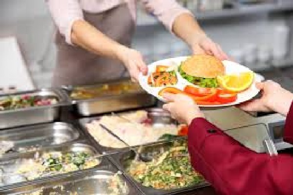 கனடாவின் இந்தப் பகுதியில் மாணவர்களுக்கு இலவச உணவு? | Teachers Call For Free School Breakfast Lunch