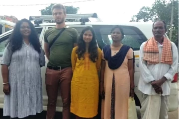 29 ஆண்டுகள் கழித்து இந்திய குடும்பத்துடன் இனைந்த பெல்ஜியம் பெண்!