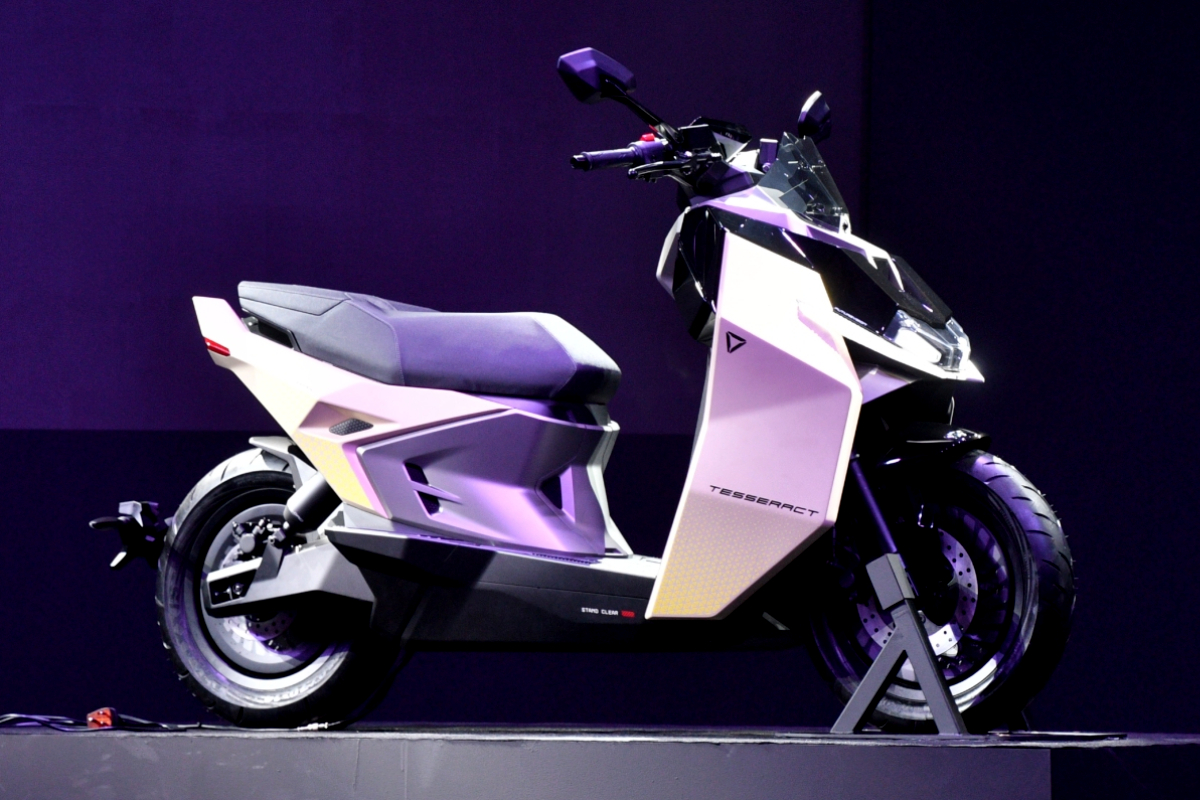 Ultraviolette Tesseract scooter, Electric scooter India 2026, High performance EV scooter, Long range electric scooter India, Smart electric scooter features, EV revolution India, Best electric scooter 2026 #UltravioletteTesseract #ElectricScooter #EVIndia #SmartMobility #CleanEnergy #FutureOfTransport #UrbanMobility
