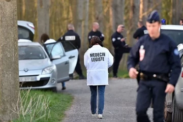 பிரான்ஸில் காட்டுப்பகுதியில் அடையாளம் தெரியாத ஆண் ஒருவரது சடலம் மீட்பு!