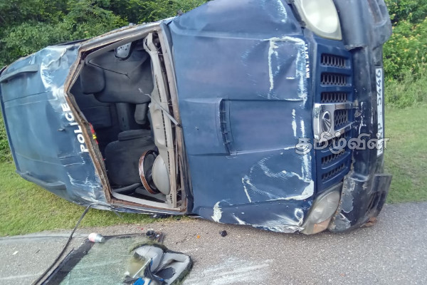 மாங்குளம்- வீதியில் பொலிஸாரின் வாகனம் தடம்புரண்டு விபத்து! | Police Vehicle Accident On Mangulam Road மாங்குளம்- வீதியில் பொலிஸாரின் வாகனம் தடம்புரண்டு விபத்து! | Police Vehicle Accident On Mangulam Road