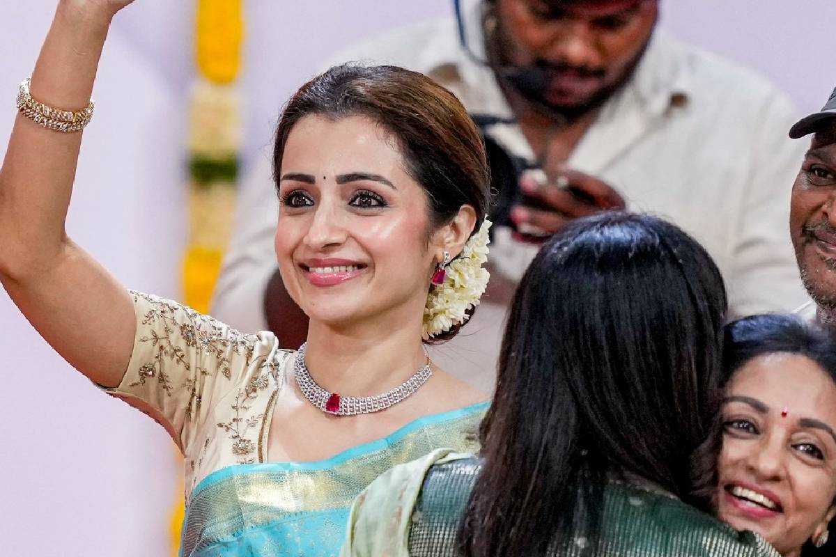 திரிஷா தமிழ்நாட்டுக்கு இன்னொரு ஜெயலலிதாவா? அரசியல் குறித்து இப்படி சொல்லியிருக்காரா? | Trisha S No Politics Entry Amid Vijay Political