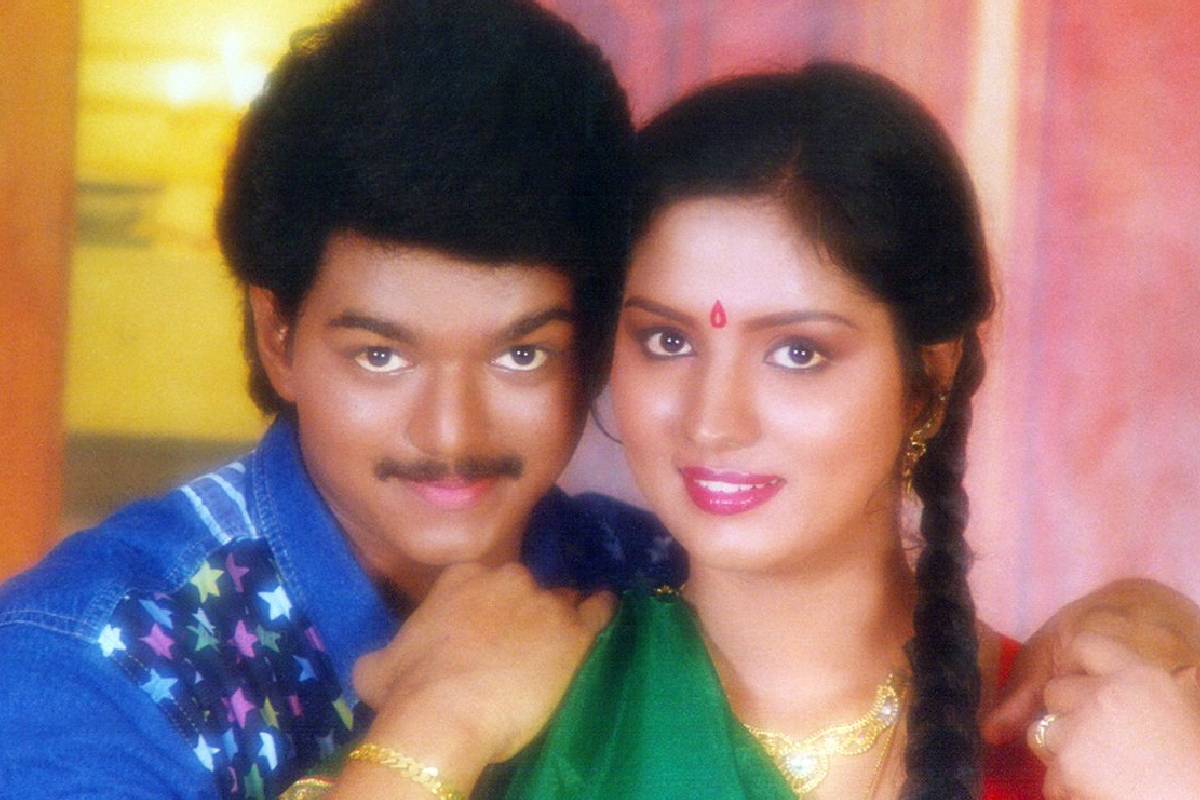 போட்டோஷூட்டுக்கு வீட்டுக்கு அழைத்த அப்பா!! நடிகையின் தோளில் விஜய் செய்த செயல்.. | Swathi Reveals Funny First Meeting With Vijay