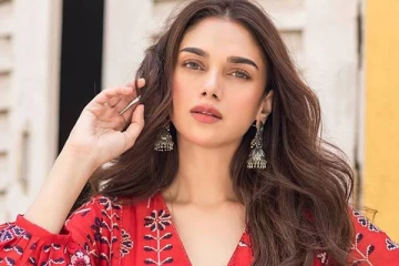 நடிகை அதிதி ராவின் முதல் கணவரை பார்த்துள்ளீர்களா?- கோலாகலமாக நடந்த அவரது இரண்டாவது திருமணம்