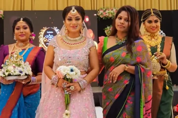 யாழில் வலம்வந்த அழகிகள்; குவிந்த வாலிபர்கள்!