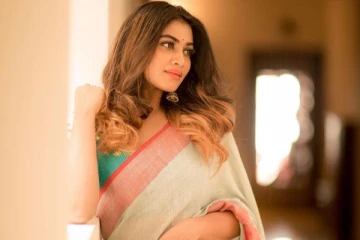 பிக் பாஸ் ஷிவானிக்கு அடித்த அதிர்ஷ்டம்...ஏன் பிரபல நடிகரை  நேரில் சந்தித்தார் தெரியுமா? வைரலாகும் புகைப்படம்