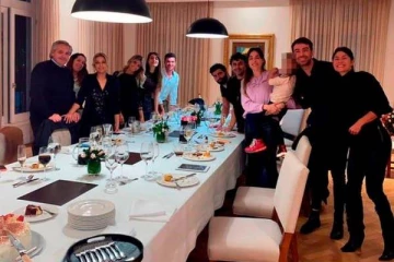 கொரோனா விதிமுறைகளை மீறி பிறந்தநாளை கொண்டாடிய அதிபருக்கு நேர்ந்த நிலை!