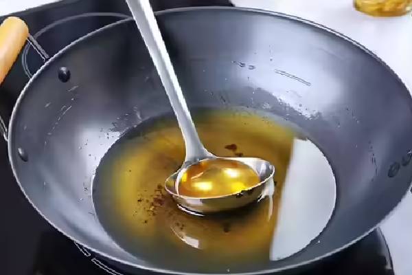 தவறி கூட இந்த உணவுகளை மட்டும் மீண்டும் சூடு பண்ணி சாப்பிடாதிங்க... ஆபத்து உறுதி! | Which Food Should You Not Reheat
