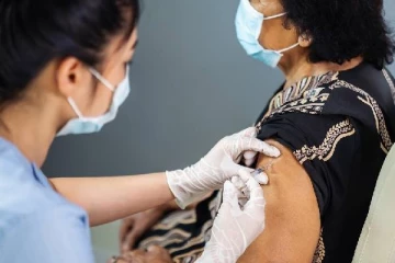 மூன்றாவது தடுப்பூசி அளிக்க தயாராகும் ஒன்ராறியோ: யார் யாருக்கு முன்னுரிமை?