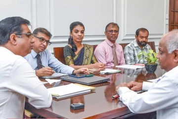 සංචාරක කර්මාන්තයට ආබාධ ප්‍රජාව එක්කරන සැලැස්මක් - අයවැය යෝජනා ජනාධිපති ලේකම්ට භාර දෙයි