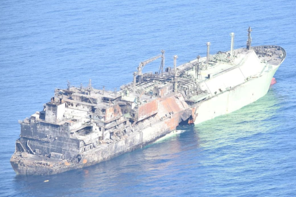 மத்திய தரைக்கடலில் தத்தளிக்கும் ரஷ்ய எண்ணெய் கப்பல்...! | Russian Oil Tanker Adrift In Mediterranean