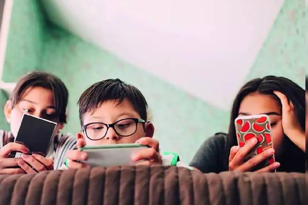 இவர்களுக்கு யூடியூப் சேனல் நடத்த தடை - உலகில் முதல்முறை.. | Australia Bans Children Running Youtube Channels