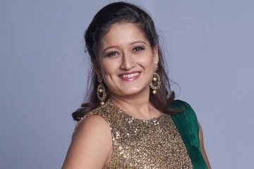 திருமணம் ஆகி செட்டிலான 41 வயது நடிகை லைலாவா இது..! மார்டன் உடையில் எப்படி இருக்கிறார் பாருங்க