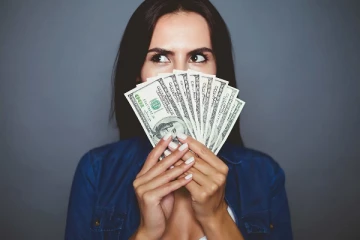 ஒரு டொலரின் தற்போதைய விற்பனை விலை