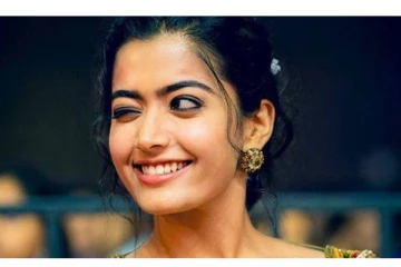 ‘மேடம்.. நீங்க ரொம்ப க்யூட்டா இருக்கீங்க...’ - சொன்ன ரசிகருக்கு இன்ப அதிர்ச்சி கொடுத்த ராஷ்மிகா..