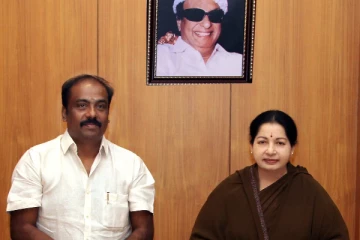 நமது அம்மா நாளிதழ் ஆசிரியர் பொறுப்பில் இருந்து மருது அழகுராஜ் விலகல்..!