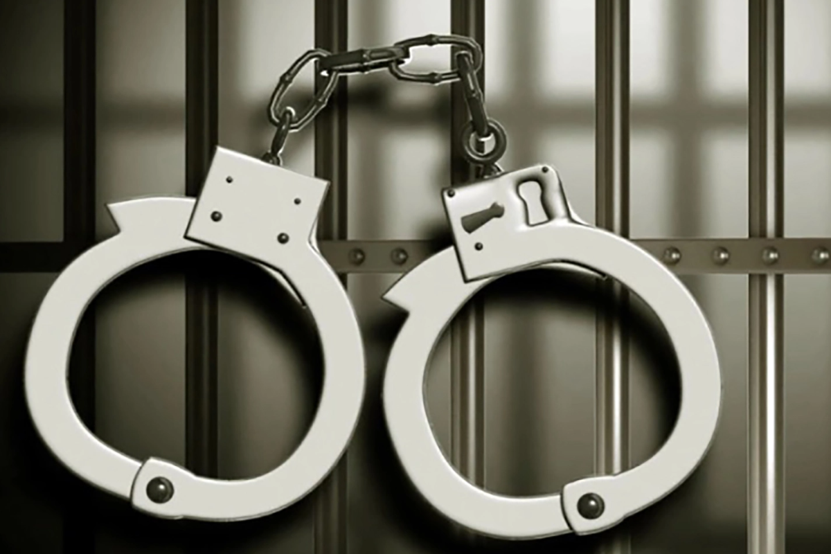 பணியிடை நீக்கம் செய்யப்பட்ட சுங்க அதிகாரியின் மோசமான செயல் | Suspended Customs Officer S Misconduct Exposed