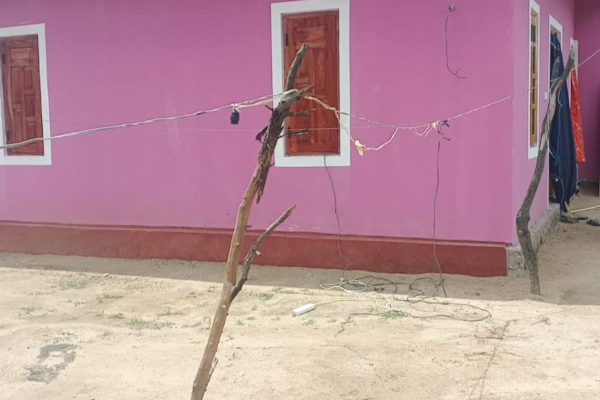 மட்டக்களப்பில் பக்கத்து வீட்டு மின்சாரத்தால் பலியான நபர் | Man Killed By Neighbor Electric Shock Batticaloa
