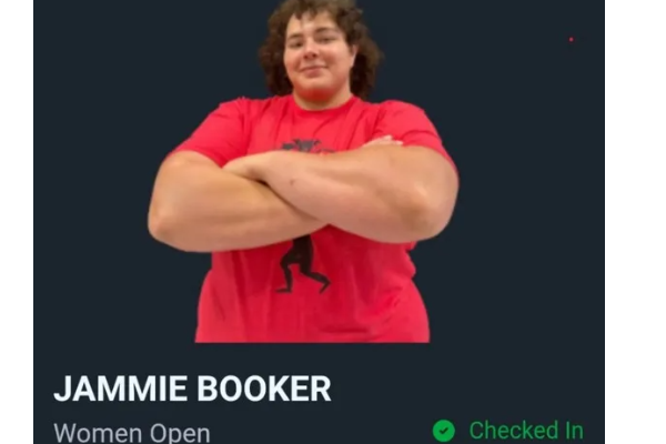 உலகின் வலிமையான பெண்ணின் பட்டம் பறிப்பு | World Strongest Woman Title Stripped For Trans