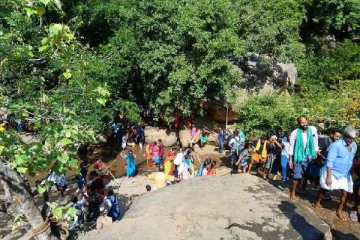 ஒரே நாளில் 2 பக்தர்கள் உயிரிழப்பு; வெள்ளியங்கிரி மலையேற தடை - ரெட் அலெர்ட்