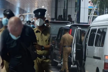 கட்டுநாயக்க விமான நிலையத்தில் பரபரப்பை ஏற்படுத்திய நபர்