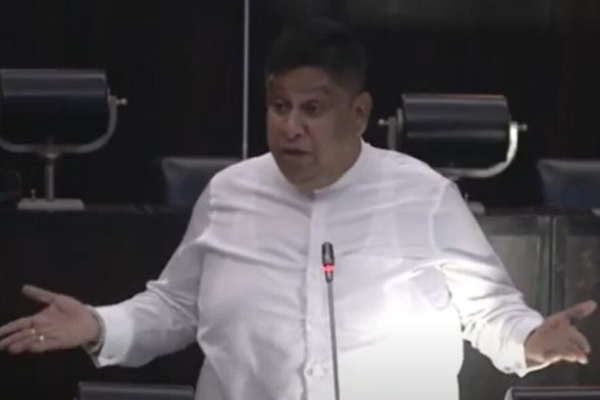 அரச வாகனம் வேண்டும் ; அடம்பிடிக்கும் சாமர சம்பத் தஸநாயக்க | State Vehicle Chamara Sampath Dassanayake Insists