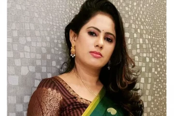 அவர் செத்தால் பட்டாசு வெடித்து கொண்டாடுவேன் - ஆத்திரத்தில் நடிகை ரேகா நாயர்