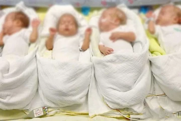 පේරාදෙණිය ශික්ෂණ රෝහලේ සිදු වූ සිව් නිවුන් දරු උපත.