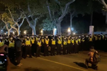 உயிருடன் தீயில் கருகிய 10 பேர்... வீதியில் இறங்கிய மக்கள்: இராணுவத்தை களமிறக்கிய சீனா