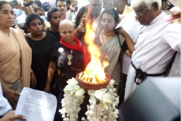பெரும் குழப்பத்திற்கு மத்தியில் கொழும்பில் முள்ளிவாய்க்கால் நினைவேந்தல் - இராணுவம் குவிப்பு (படங்கள்)