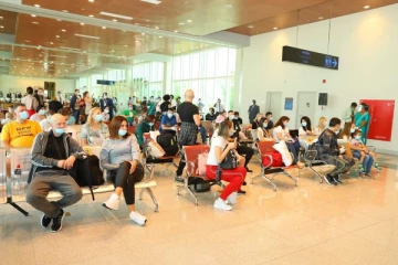 இலங்கையில் நான்காயிரம் உக்ரைன் சுற்றுலா பயணிகள் சிக்கி தவிப்பு