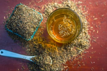 காலையில் தினமும் சீரகம் கலந்த நீரை குடிக்கலாமா? தாறுமாறாக குவியும் மருத்துவ குறிப்புகள்