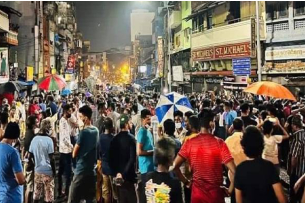 கொச்சிக்கடை அந்தோனியார் ஆலயம் முன்பு ஆர்ப்பாட்டத்தில் ஈடுபட்டுள்ள மக்கள் | People Involved In Protest In Kochi Anthony Temple கொச்சிக்கடை அந்தோனியார் ஆலயம் முன்பு ஆர்ப்பாட்டத்தில் ஈடுபட்டுள்ள மக்கள் | People Involved In Protest In Kochi Anthony Temple