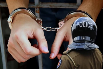 விகாரைக்குள் திருட்டு: இரு பெண்கள் கைது