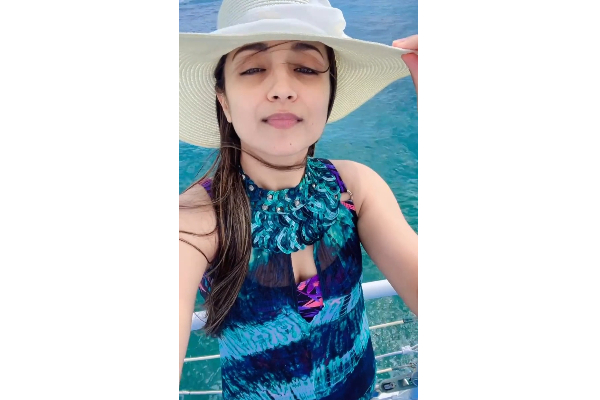 புகைப்படத்தை வெளியிட்டு ரசிகர்களை மயக்கிய நடிகை திரிஷா.. நீங்களே பாருங்க | Trisha Latest Photo Gone Viral