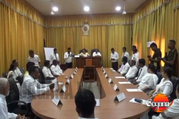 මහින්දානන්ද කූරු ගනිද්දි නාවලපිටියේ බලය ගෝලයෝන්ගේ අතට