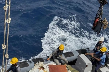 අතුරුදන් වූ K2 ගුවන් යානයේ සුන්බුන් සාගර පත්ලේ - යානයේ ගමන් ගත් අය සොයා අඛණ්ඩ මෙහෙයුම්