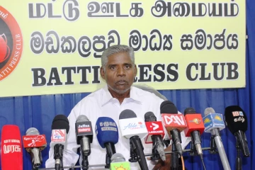 இன பிரச்சினையை தீர்க்க தமிழ் தேசிய கூட்டமைப்பு சர்வ கட்சி ஆட்சியில் இணைய வேண்டும்: இரா.துரைரட்னம்