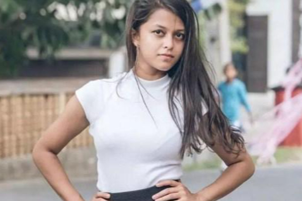 யார் இந்த இலங்கை சிங்கள பெண்? ஒரே பாடலில் இளம் வைரல் நாயகியான அதிசயம்... | Yohani Who Sung Manike Mage Hithe Song