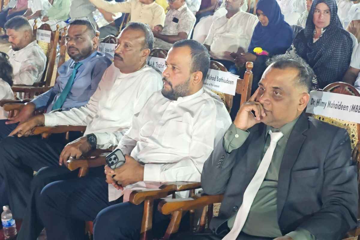 கோட்டாபயவை தனிமையில் சந்தித்த ரிஷாட்! பதில் கூற மறுத்த முன்னாள் ஜனாதிபதி - காலம் கடந்து வெளிவரும் விடயம் | Rizad Badhudeen Statement About Namal கோட்டாபயவை தனிமையில் சந்தித்த ரிஷாட்! பதில் கூற மறுத்த முன்னாள் ஜனாதிபதி - காலம் கடந்து வெளிவரும் விடயம் | Rizad Badhudeen Statement About Namal