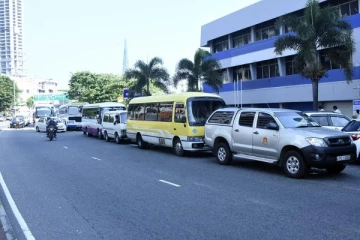 කොළඹට එන්නේ බලාගෙනයි...! ‌සියලු මාර්ග වාහන වලින් පිරි ඉතිරි යයි..