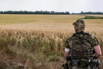 குவிந்து கிடக்கும் தானியங்கள்... கண்ணீர் வடிக்கும் உக்ரைன் விவாசாயிகள்