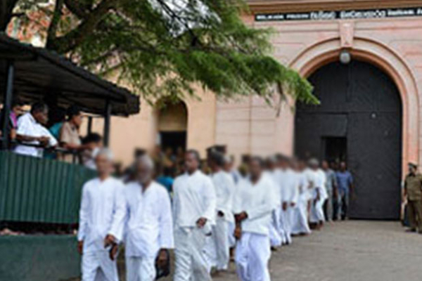 சிறைச்சாலை ஊடகப்பேச்சாளரின் வீட்டில் காணாமாற்போன தங்க நகைகள் | Gold Jewelery Missing Jail Press Secretary S House