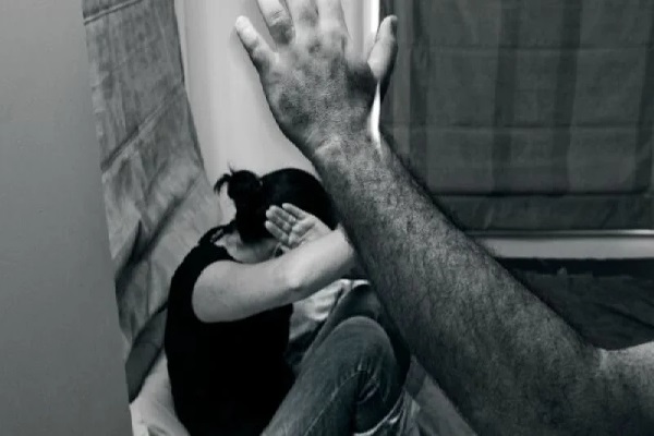 தாயின் காதலரால் 13 வயது மகள் கர்ப்பம்: நீதிமன்றம் அளித்த உத்தரவு | 13 Year Old Girl Pregnant By The Mother S Lover