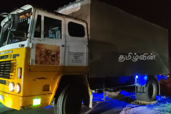 வவுனியாவில் கோர விபத்து : பெண் உட்பட இருவர் பலி - பலரது நிலை கவலைக்கிடம் | Fatal Accident Vavuniya Two Dead