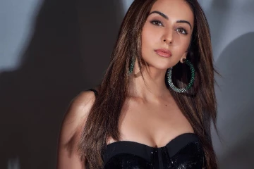 ஹாட் & ட்ரெண்டி உடையில் ராகுல் ப்ரீத் போட்டோஷூட்