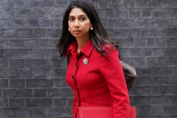 பிரான்சுக்கு கொடுத்த பணத்தை திரும்பப் பெறவேண்டும்: பிரித்தானிய நாடாளுமன்ற உறுப்பினர் வலியுறுத்தல்