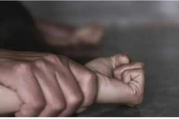 மனைவிக்கு போதை மருந்து; ஆண்களை அனுமதித்த கணவன் - 10 வருடமாக பாலியல் கொடூரம்!